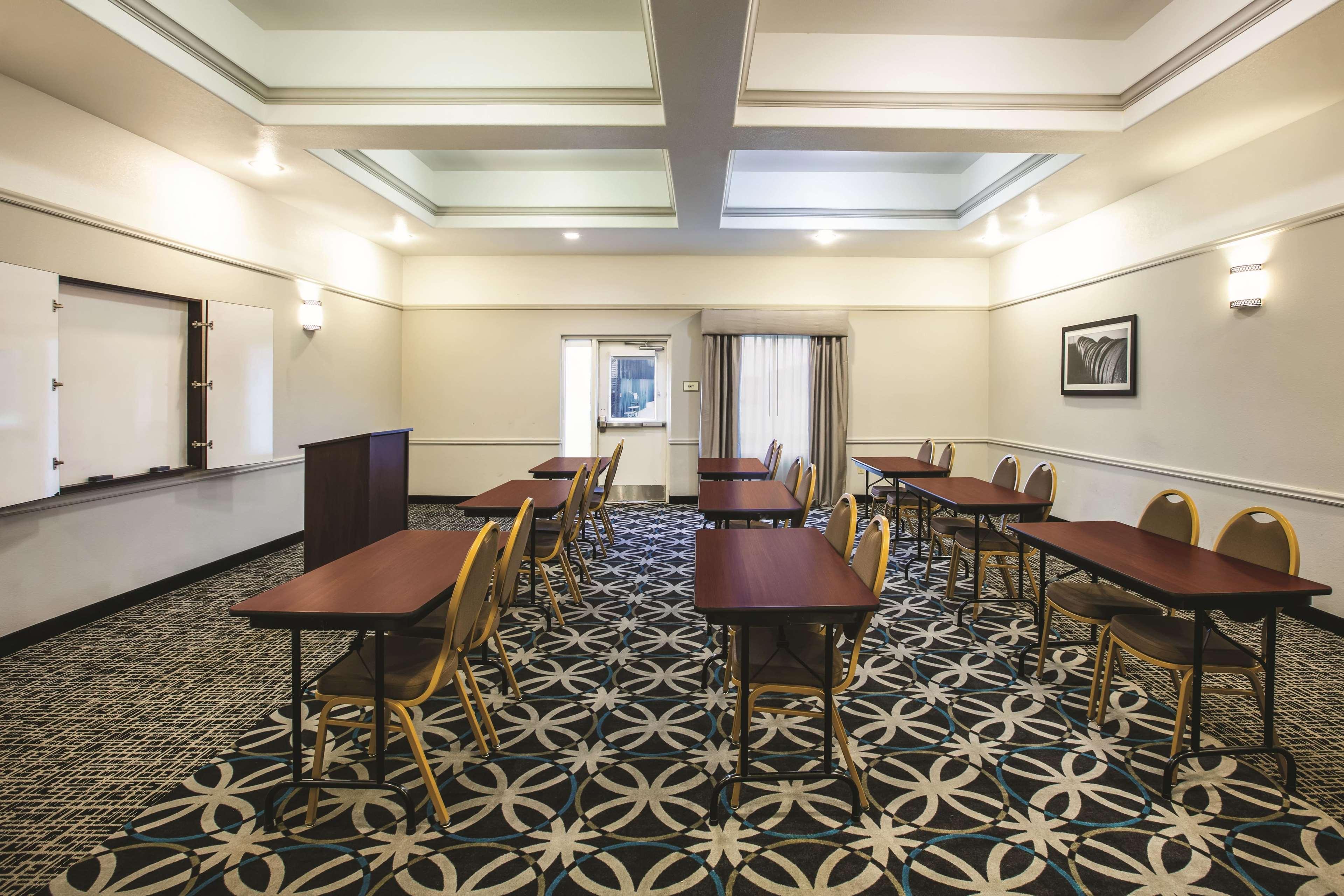 La Quinta By Wyndham Brownwood Hotell Exteriör bild